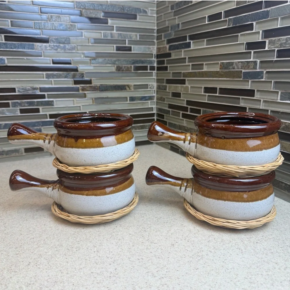 VTG Brown Drip Glaze French Onion Soup Bowls w/ Wicker Coasters Set of 4 Crocks